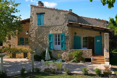 une maison à  louer en Provence